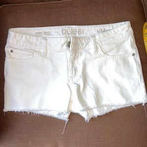 DL1961 White Cut off Shorts Size 26